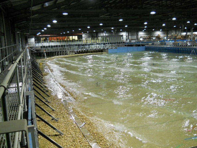 modeling tank for coastal defences large web view.jpg